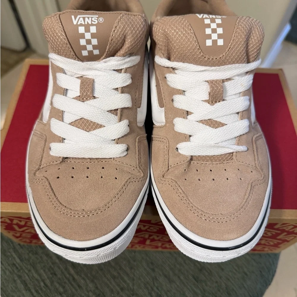 Vans Caldrone Taupe Suede Mesh Deep Sneakers Women’s NWT size 9 w/ Box